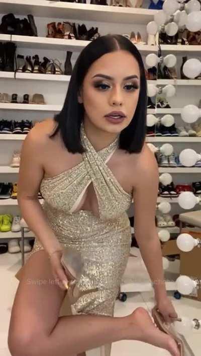 She loves to show us her panties 🤤