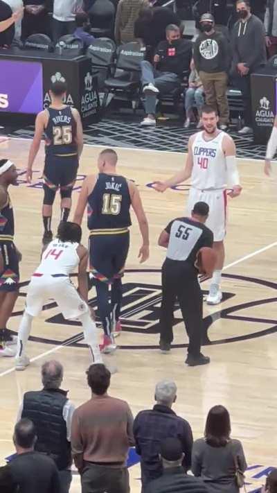 Nikola Jokic twerks before tipoff