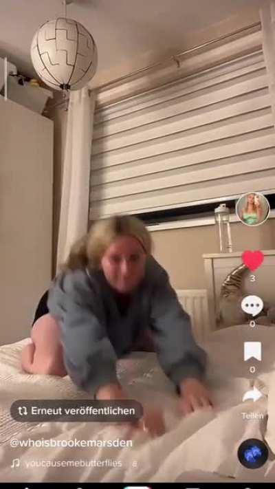 Molly's Ass (It's Deleted video from TikTok) [video is from 28.07.2022]