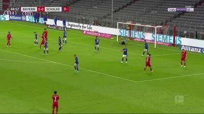 Bayern München [6] - 0 Schalke 04 - Muller (great Lewandowski assist) 69'