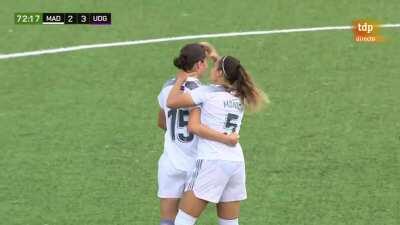 Amanda Frisbie scores a 40 yard Puskas contender for Madrid CFF