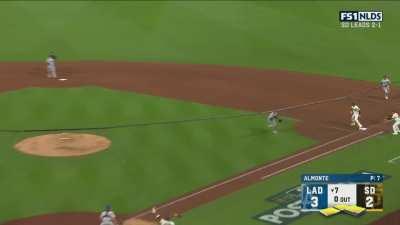 [Highlight] [Highlight] Juan Soto ties the game up with an RBI hit in the 7th!