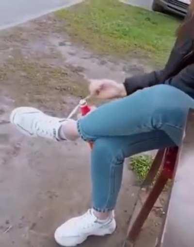 how to open a beer bottle😂😂👍