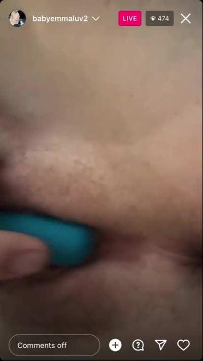 When you open a live and get a face full of pussy 👀 😻