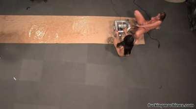 Flower Tucci Going The Distance With a Fucking Machine