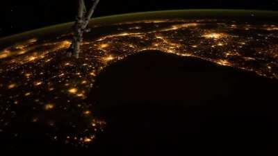 Flying Over the Earth at Night II [1080p] | Video Credit: NASA, Gateway to Astronaut Photography, ISS Expedition 53; Music: The Low Seas (The 126ers)