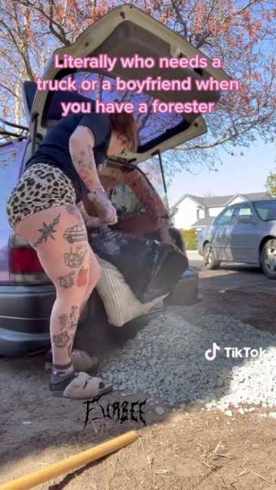 furbs0 I love a juicy car girl