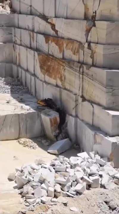 For someone who never saw a quarry, it is very difficult to understand the magnitude. This really shocked me