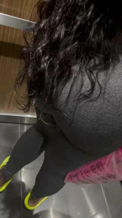 Live the elevator farts, its like a dutch oven