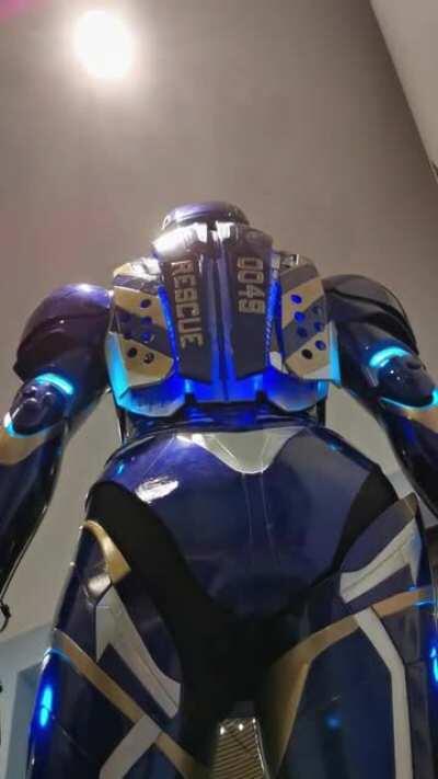 I posted pics of the wife's finished mk49 rescue armour. Loads asked for more pics so here the full video we did on her first suit up!