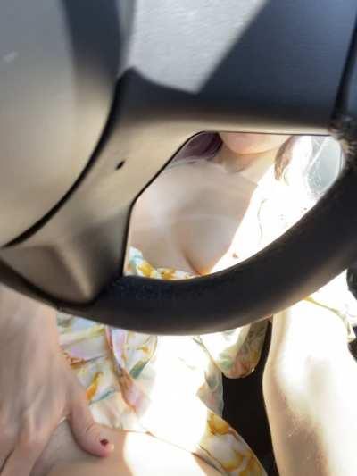 can i get someone to fuck me in my tesla? i’m tired of masturbating in broad daylight in here all the time 🙄 [F]