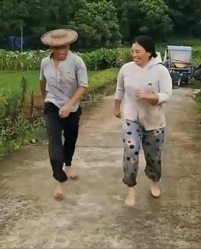 Dance off in the countryside