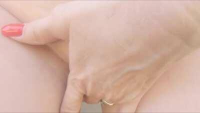 Outside being naughty for my neighbour 😉 xx 55yo (f) (OC) 🇦🇺