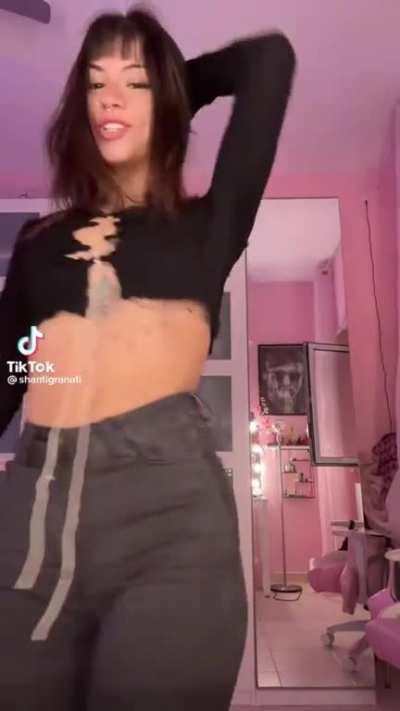 Shanti Granati culo🍑