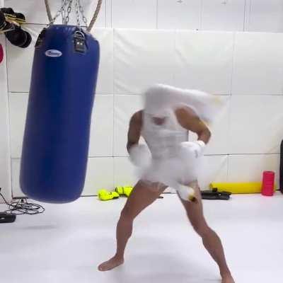 Yasuhiro Kido preparing for his fight against Buakaw Banchamek next week.