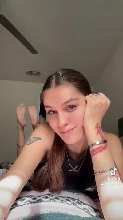 My new favorite song to wiggle my toes too