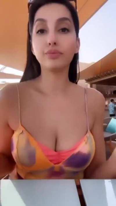 Amazing cleavage of Nora