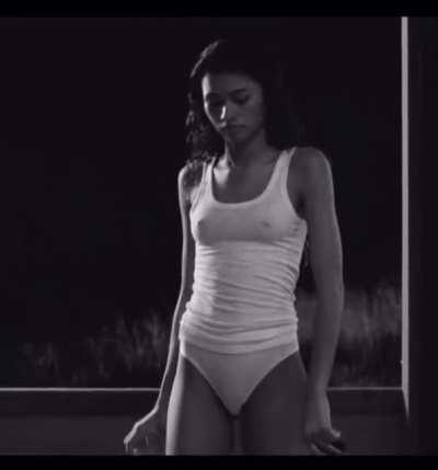 Zendaya showing off her hard nipples