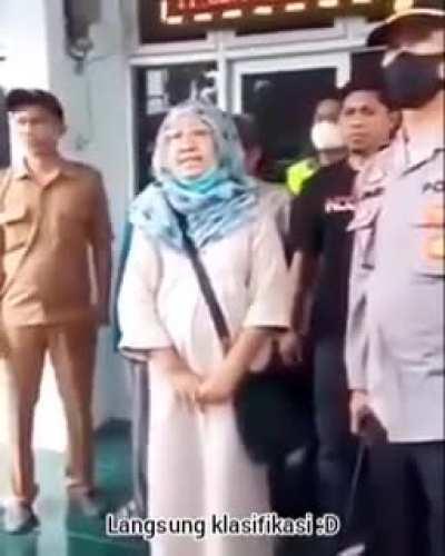 Emak Emak di Cirebon, maki maki ke driver ojol dan dikasi rating bintang 1