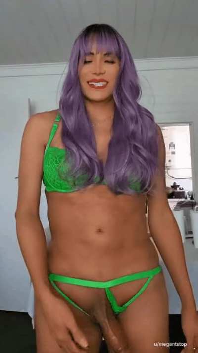 Come play with mommy...