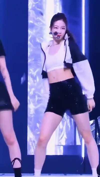 LE SSERAFIM - Kazuha