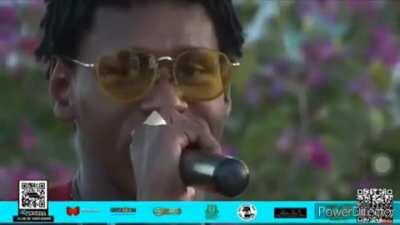 só pra exaltar a voz dele 🤗