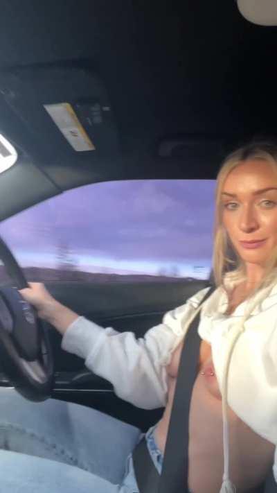 tits out in the cop car 🚓 