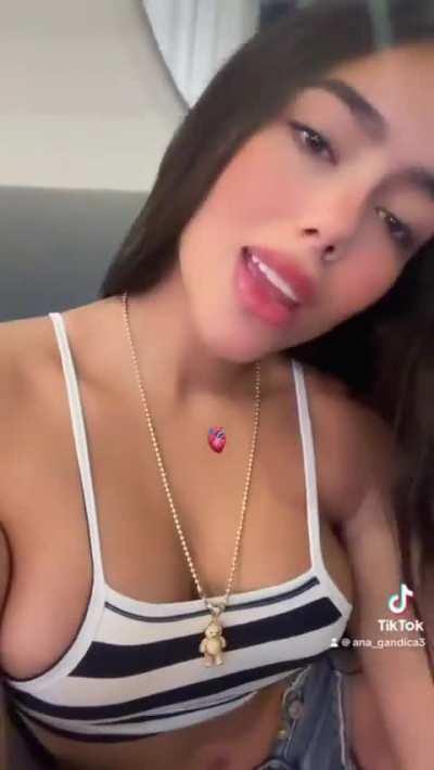 @ana_gandica3