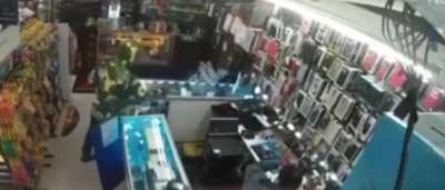 Yns gets popped💥💥 🕊️ trying to rob a store
