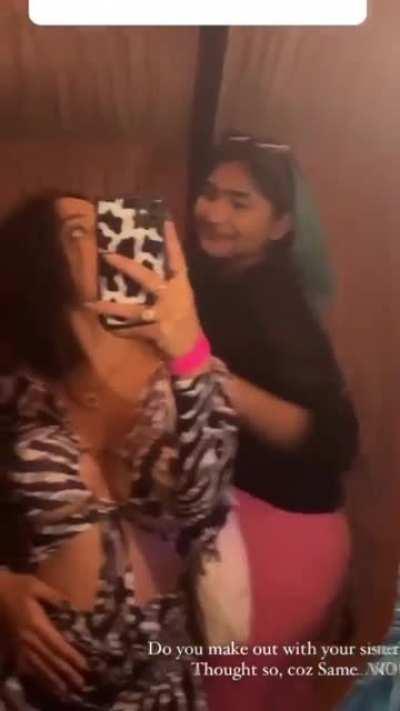 The way she touched her tit 🥵