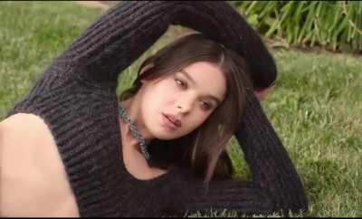 Hailee for InStyle Mexico