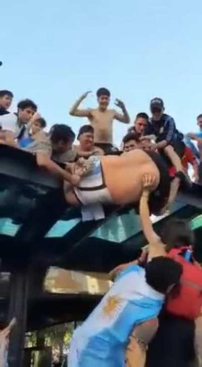 Btc trying to hold at 16k