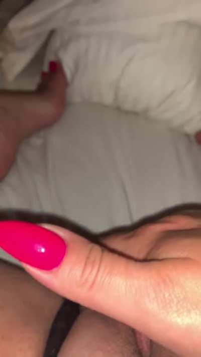 Look what you do to your moms pussy. Your father can't even get me that wet