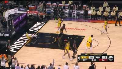 [Highlight] Ayton makes a spin move to knock down Drummond and slams it