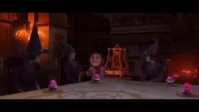 5 Shrek movies in a one minute gif