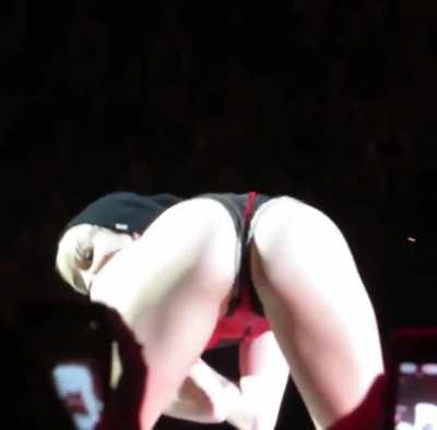 [Wickr:XGoonerX] Looking for a nasty-minded bud to chat, fantasize with and edge over celebs