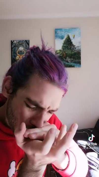 Viajero del tiempo: * mueve una silla * La línea temporal: