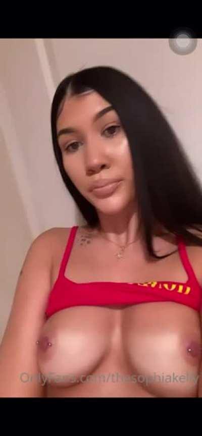 I hope Julia hops on the OF trend 🤞🏼😭🤧