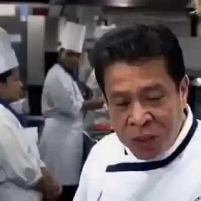 Chef dies inside after tasting Gordon Ramsay pad thai