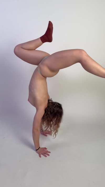 Wanna fuck upside down? (18F)