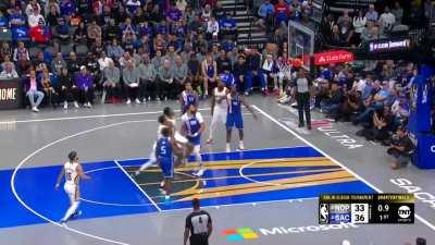 [Highlight] Herb Jones with the one handed sling tip at the buzzer