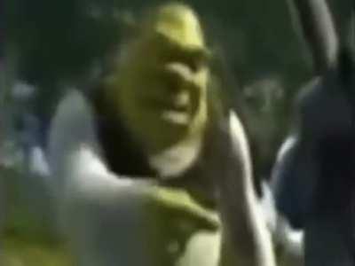 opees ecksplinaton: haram donky ask to eat pork, but الأحاس (alah) supporter Shrek roasts him!1!1!1 (russian)