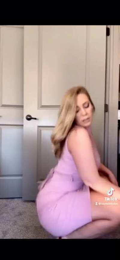 😍 She has since deleted it from her page but my god