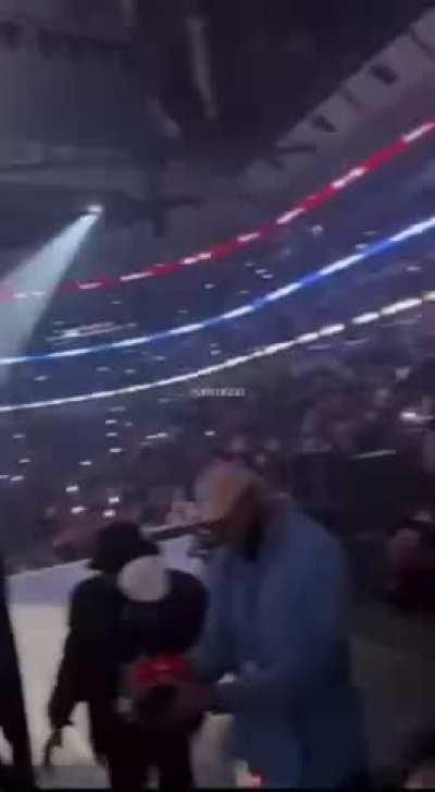 Missed her, coming outside throwing ass 😩🍑🤤