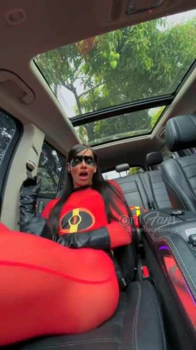 laura saenz ❤️🖤❤️ Elasticock want to pull her cock 🍆💭🍆