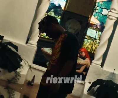 hate her friends 🖤