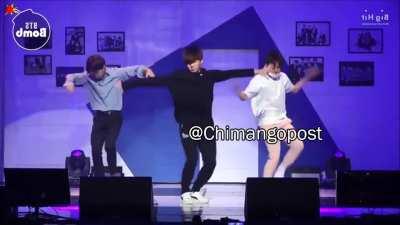 Los Tailandeses bailando clonazePAMpaMpaM ( siganme en ig lokitas )