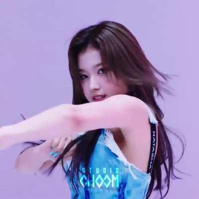 201026 - Minatozaki Sana