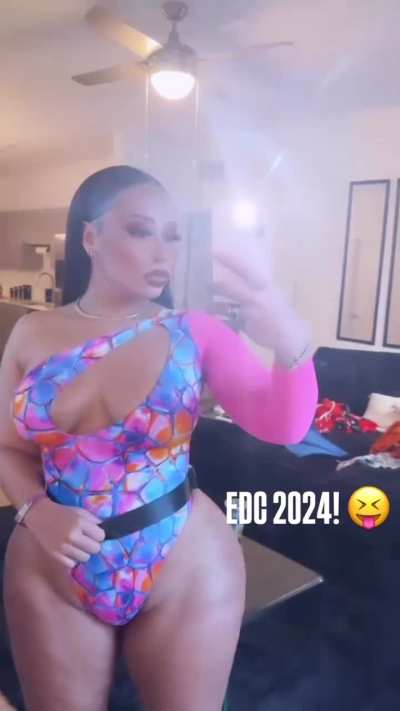 Would you lick it? 🐱