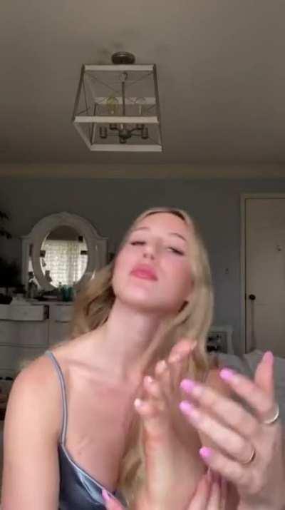 This author got too repetitive for me, their new work is good though